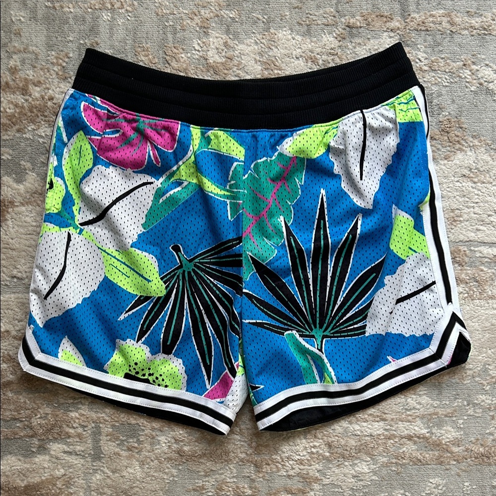 Men’s Chubbies Bold Floral Print Shorts - Size Large, 5.5” inseam